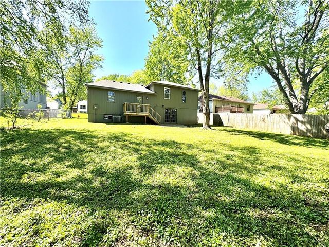 1621 N Belvidere Avenue, Independence, MO 64056