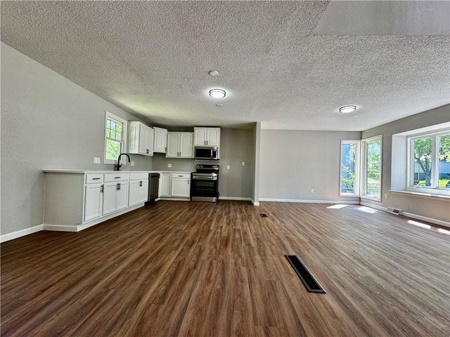 1621 N Belvidere Avenue, Independence, MO 64056
