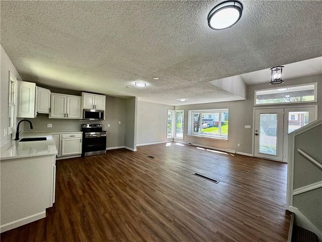 1621 N Belvidere Avenue, Independence, MO 64056