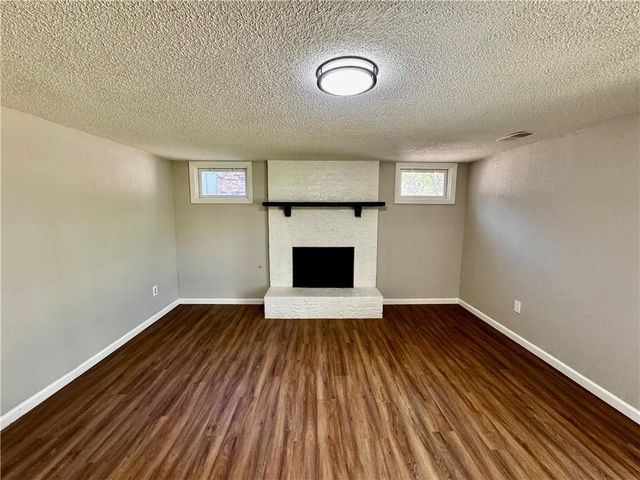 1621 N Belvidere Avenue, Independence, MO 64056