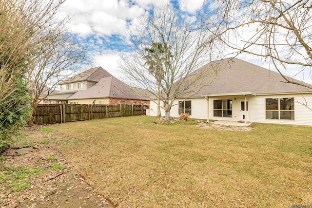 11388 Meadow View Dr, Denham Springs, LA 70726