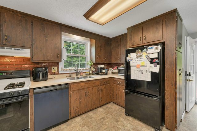 65 Toftree Lane, Dover, NH 03820