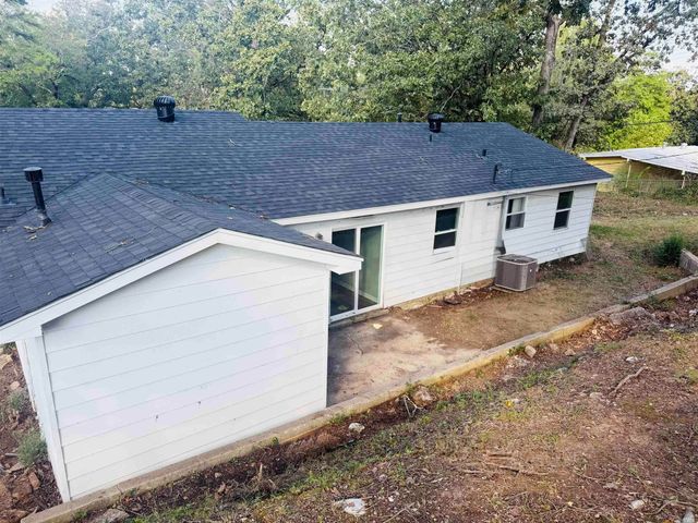 1 W windsor Drive, Little Rock, AR 72209