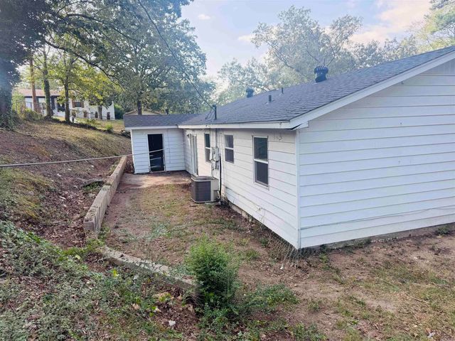 1 W windsor Drive, Little Rock, AR 72209