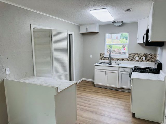 1 W windsor Drive, Little Rock, AR 72209