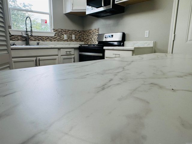 1 W windsor Drive, Little Rock, AR 72209