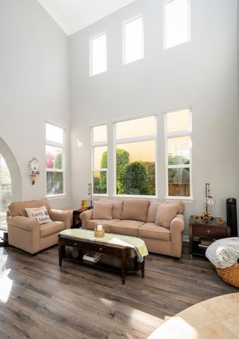 6795 Palermi Pl, Carlsbad, CA 92011