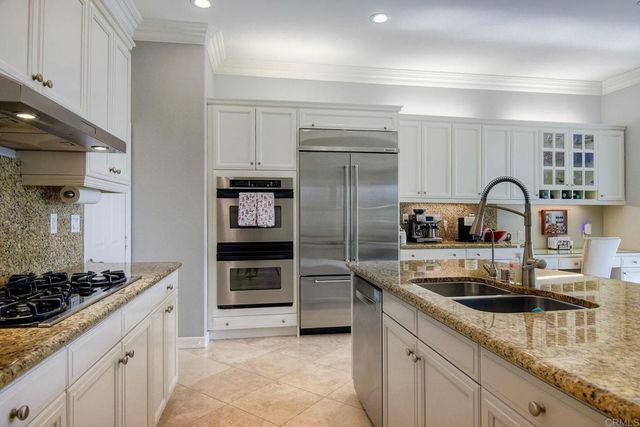 6795 Palermi Pl, Carlsbad, CA 92011