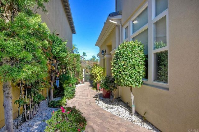 6795 Palermi Pl, Carlsbad, CA 92011