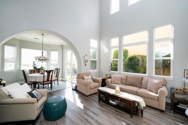 6795 Palermi Pl, Carlsbad, CA 92011