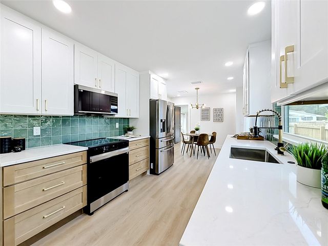 5431 DARTMOUTH AVENUE N, St Petersburg, FL 33710
