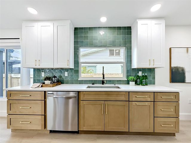 5431 DARTMOUTH AVENUE N, St Petersburg, FL 33710