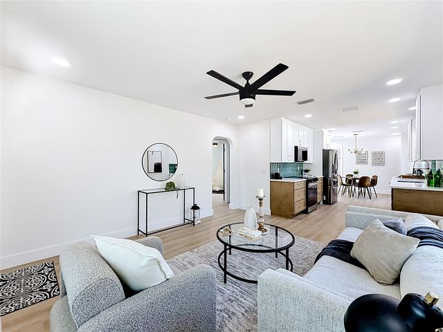 5431 DARTMOUTH AVENUE N, St Petersburg, FL 33710
