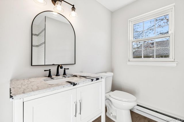 195 Canterbury Drive, Ridge, NY 11961