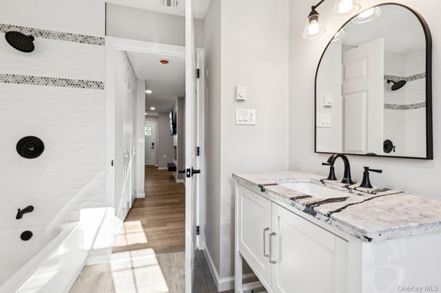 195 Canterbury Drive, Ridge, NY 11961