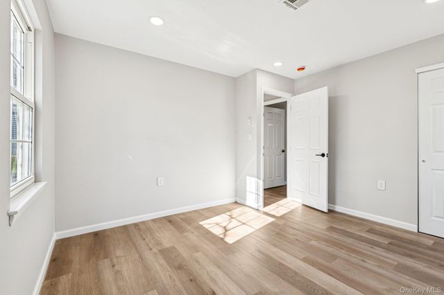 195 Canterbury Drive, Ridge, NY 11961