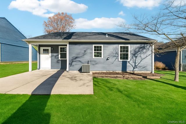 195 Canterbury Drive, Ridge, NY 11961