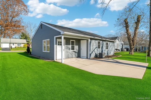 195 Canterbury Drive, Ridge, NY 11961