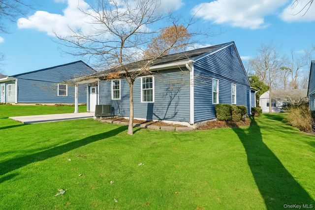 195 Canterbury Drive, Ridge, NY 11961