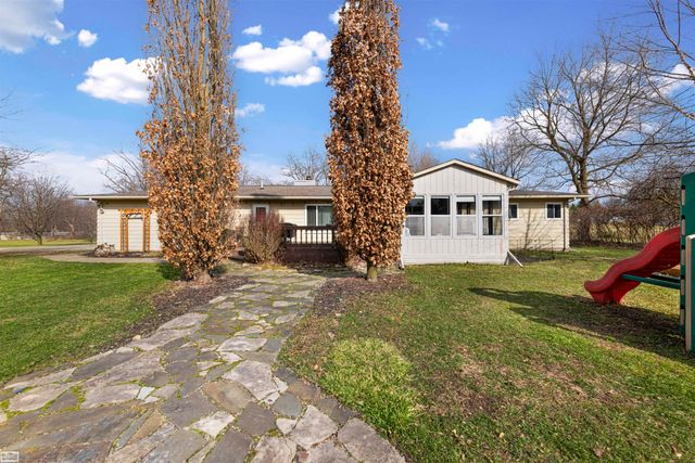 10206 S State Road, Goodrich, MI 48438