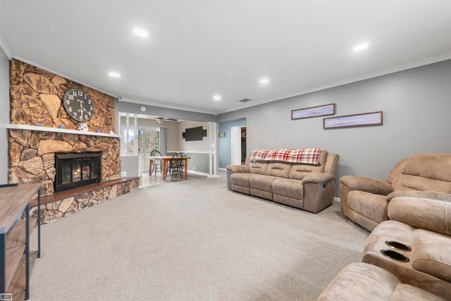 10206 S State Road, Goodrich, MI 48438