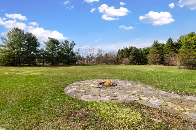 10206 S State Road, Goodrich, MI 48438