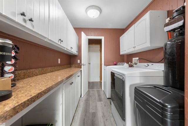 10206 S State Road, Goodrich, MI 48438