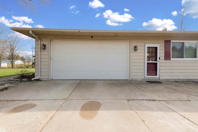 10206 S State Road, Goodrich, MI 48438