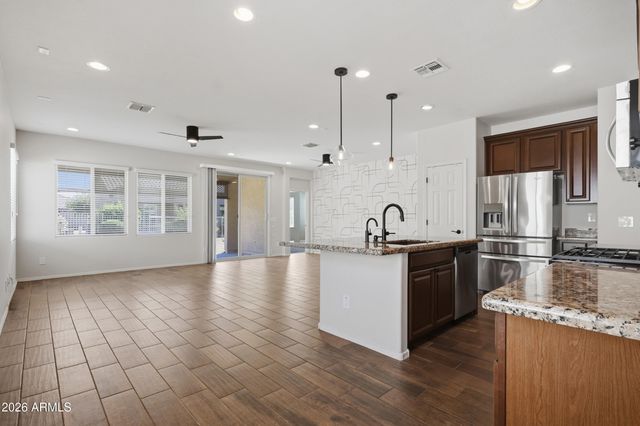 17881 W SILVER FOX Way, Goodyear, AZ 85338