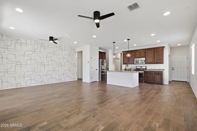 17881 W SILVER FOX Way, Goodyear, AZ 85338