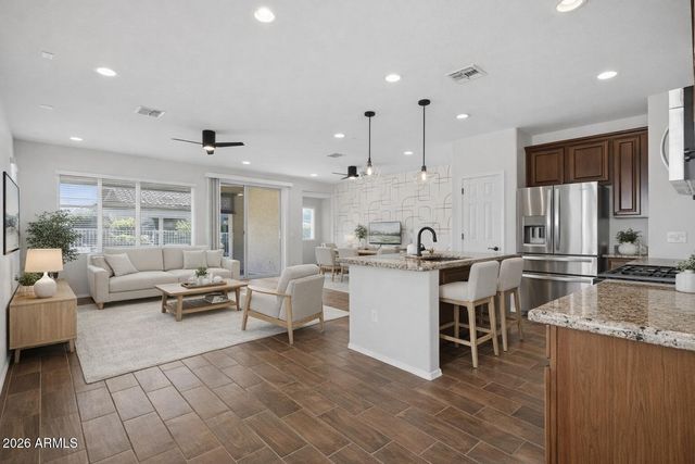 17881 W SILVER FOX Way, Goodyear, AZ 85338