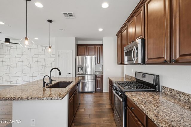 17881 W SILVER FOX Way, Goodyear, AZ 85338