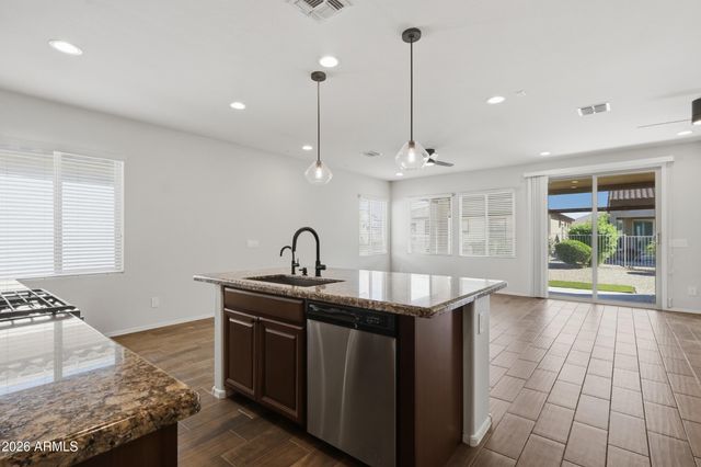 17881 W SILVER FOX Way, Goodyear, AZ 85338