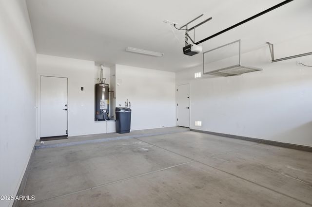 17881 W SILVER FOX Way, Goodyear, AZ 85338