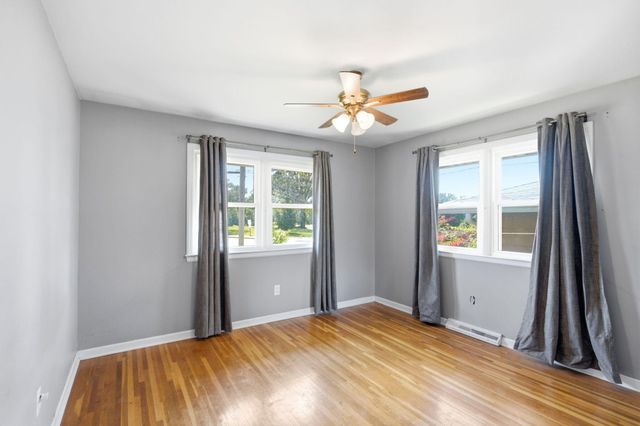1009 AGAIN ST, Columbia, MO 65203
