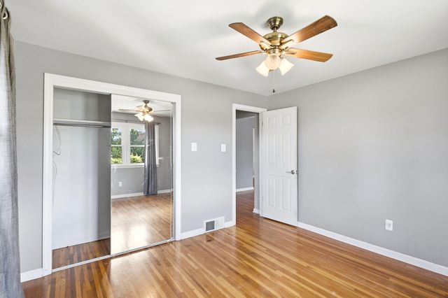 1009 AGAIN ST, Columbia, MO 65203