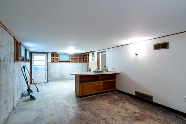1009 AGAIN ST, Columbia, MO 65203