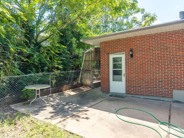 1009 AGAIN ST, Columbia, MO 65203