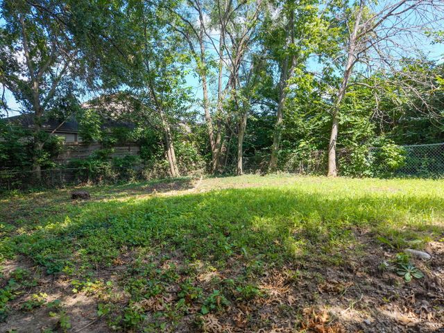 1009 AGAIN ST, Columbia, MO 65203