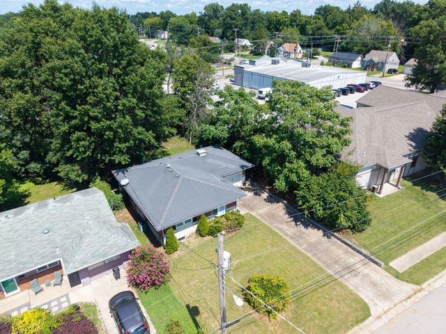 1009 AGAIN ST, Columbia, MO 65203