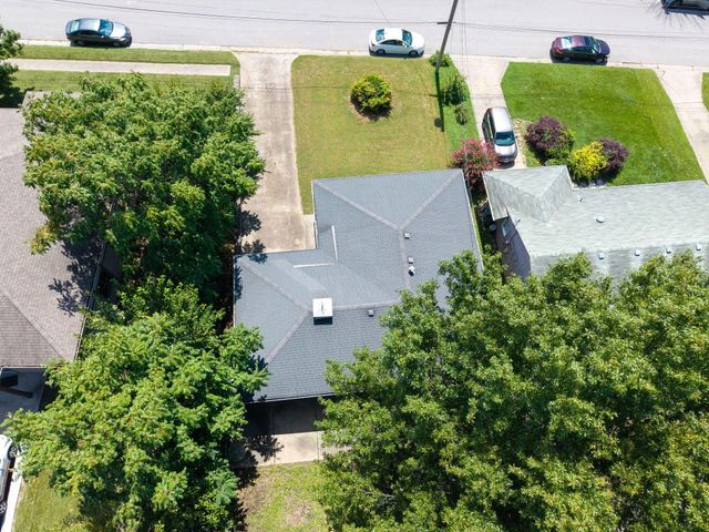1009 AGAIN ST, Columbia, MO 65203