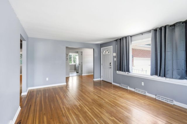 1009 AGAIN ST, Columbia, MO 65203