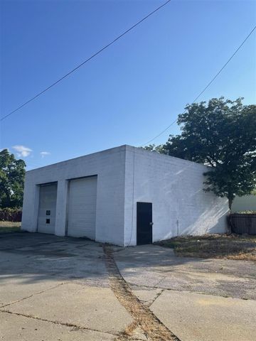 5720 E Davison Street, Hamtramck, MI 48212