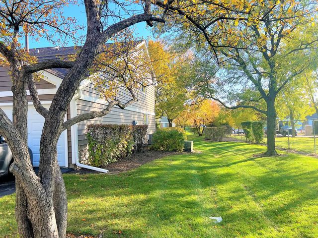 601 Hanover Court Z1, Schaumburg, IL 60194