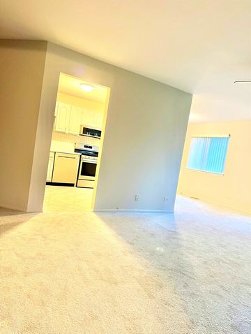 601 Hanover Court Z1, Schaumburg, IL 60194