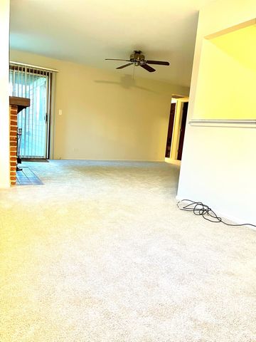601 Hanover Court Z1, Schaumburg, IL 60194