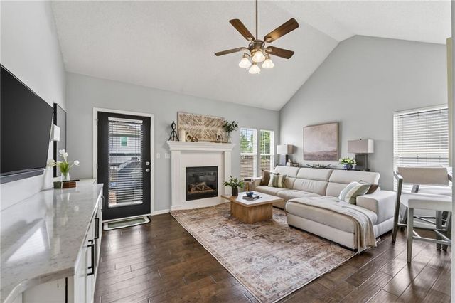 19712 E 6th Street North Street, Independence, MO 64056