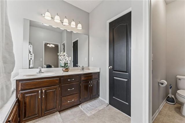 19712 E 6th Street North Street, Independence, MO 64056