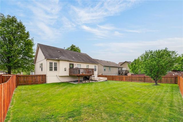19712 E 6th Street North Street, Independence, MO 64056