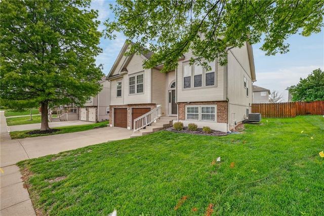 19712 E 6th Street North Street, Independence, MO 64056